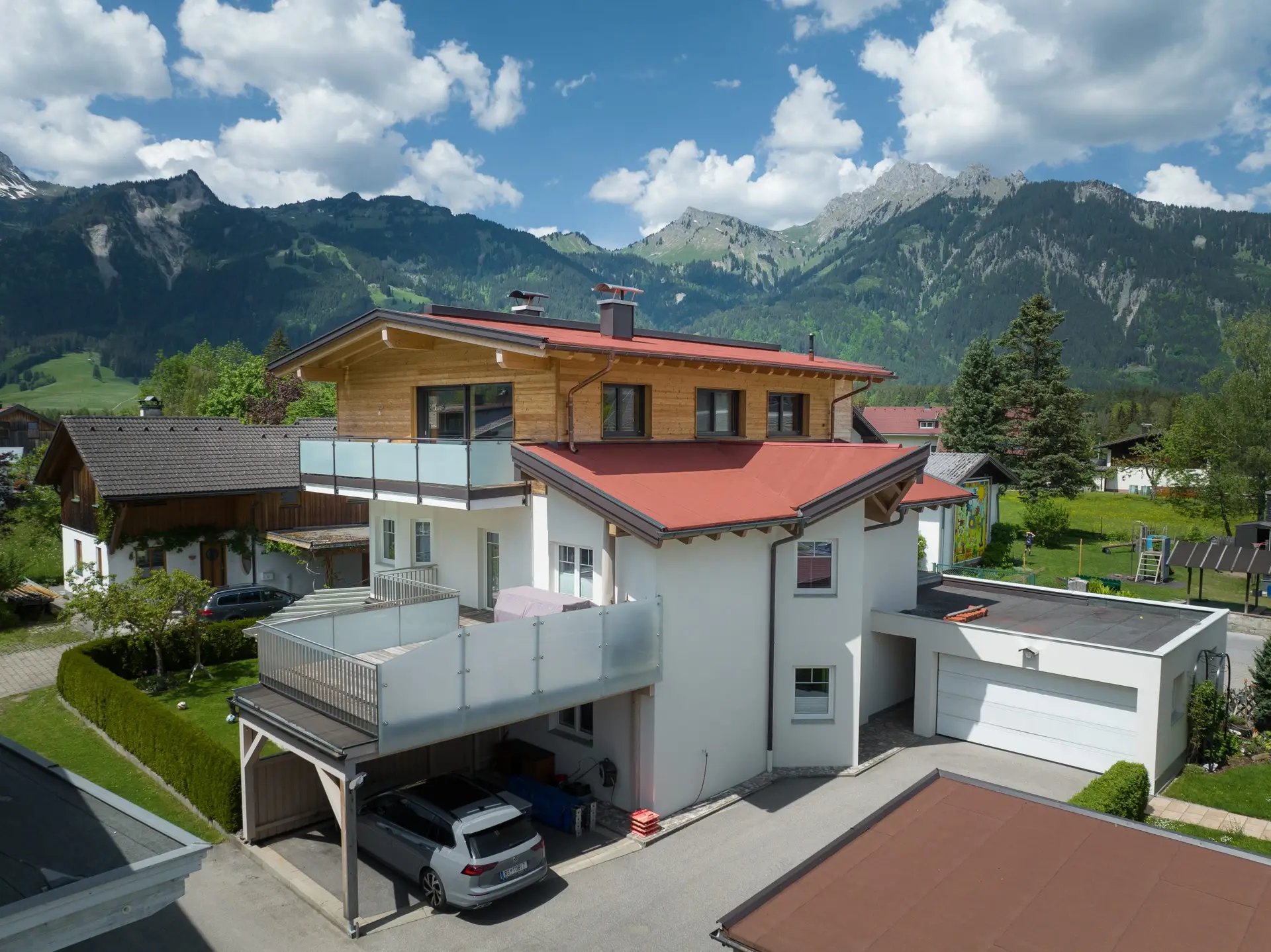 Referenz Holzbau Saurer Wohnbau Außen Wohlfühlen Holzfassade Einfamilienhaus junge Familie Wohnen