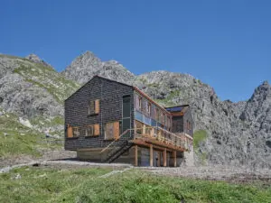 Referenz Holzbau Saurer Württemberger Haus Erneuerung auf 2.220 m Seehöhe